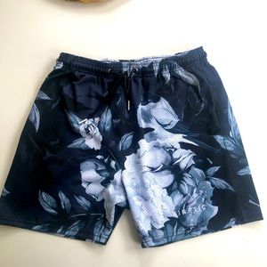 Kinetic Kings Black, Grey & White Floral Imprinted Fitness Trunks.  NWOT.